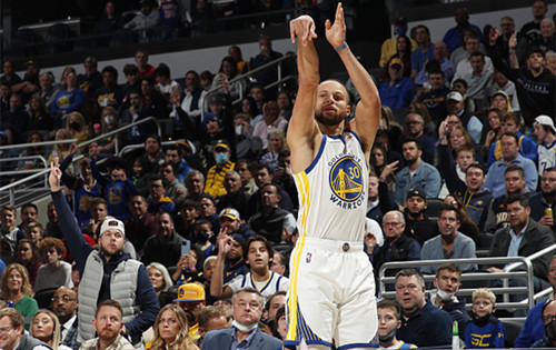  库里三分雨浇灭热火反扑希望  