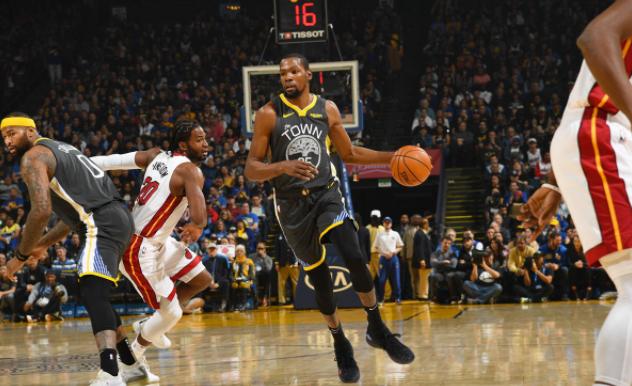  库里三分雨浇灭热火 勇士客场逆转取关键胜  